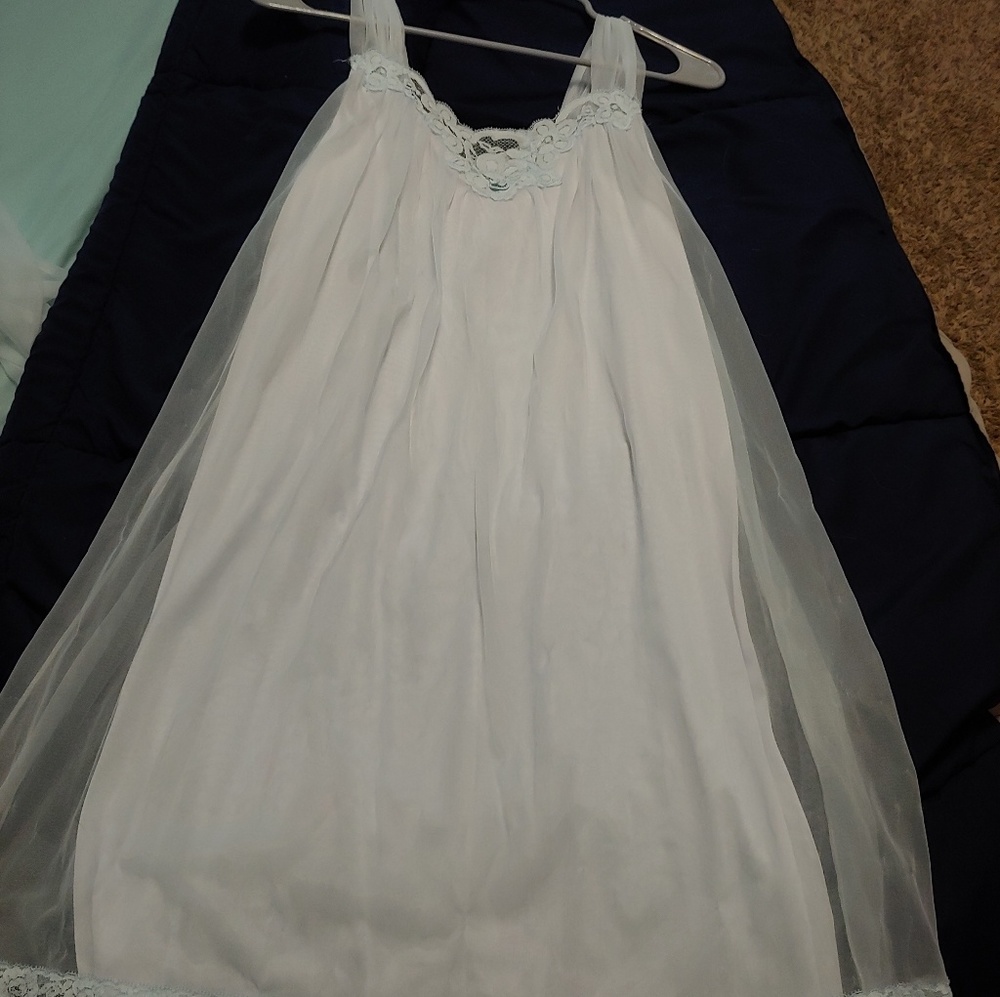 Vintage nightgown with robe